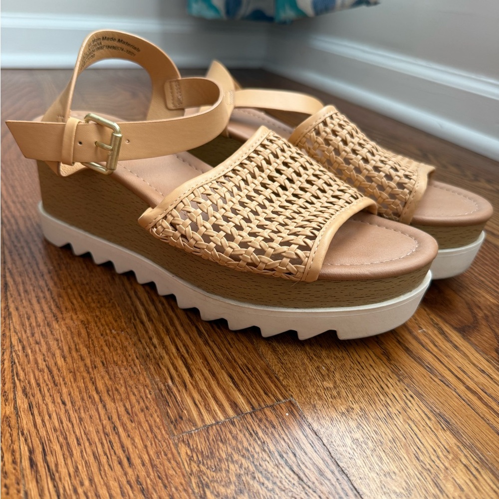 Tan and White Platform Sandals with Woven Design